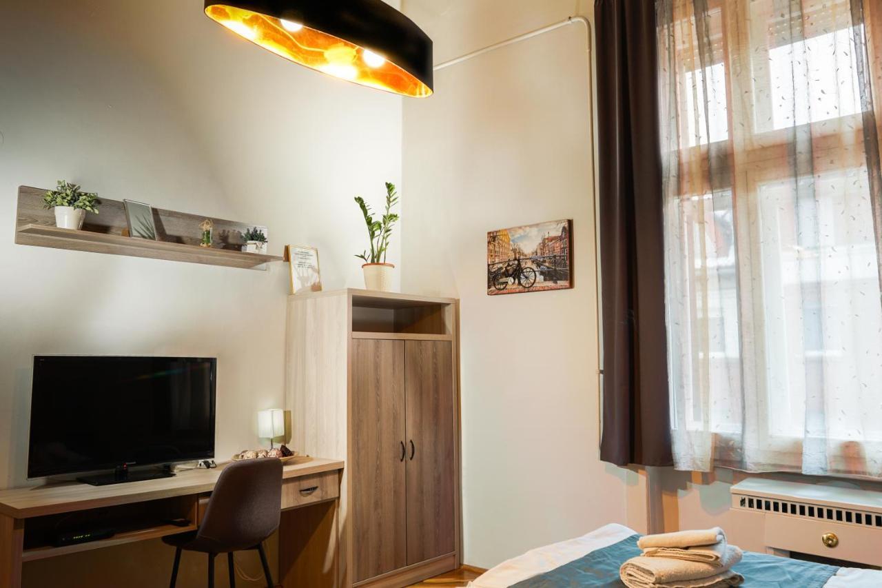 Pasti Central Apartment. Дебрецен Екстер'єр фото