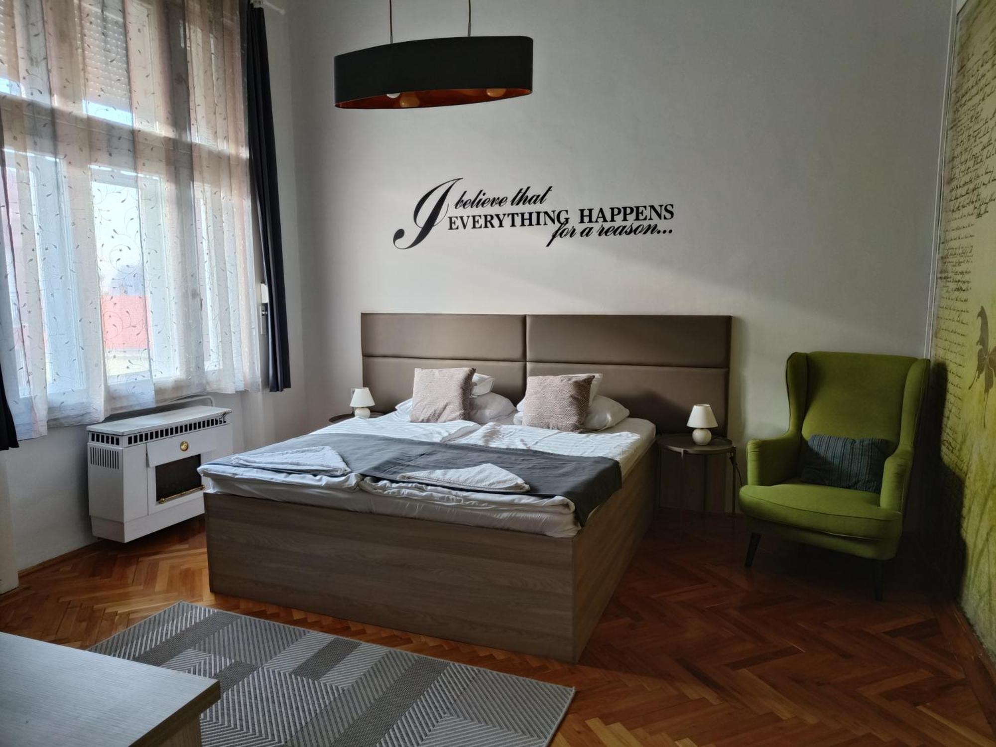 Pasti Central Apartment. Дебрецен Екстер'єр фото